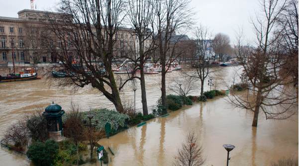 Paris flood waters expected to rise after river Seine breaks banks